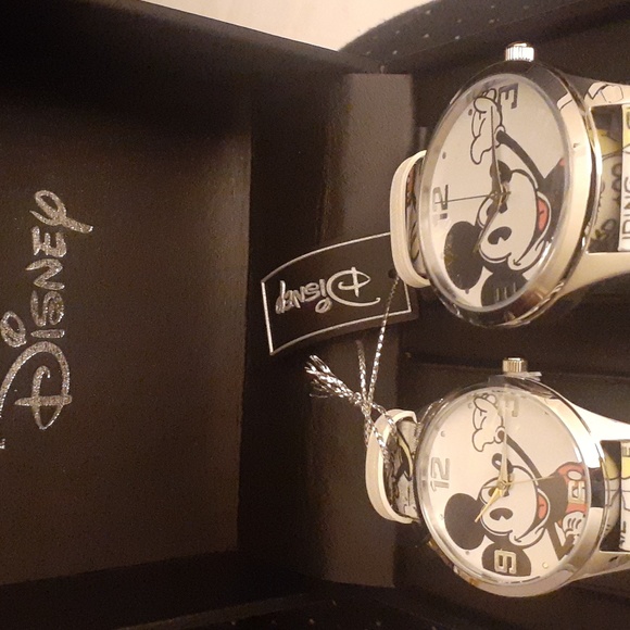 DISNEY AUTHENTIC MICKEY 2 PC SET NIB WATCH RARE - Picture 4 of 15